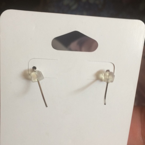 Earrings - Picture 2 of 3